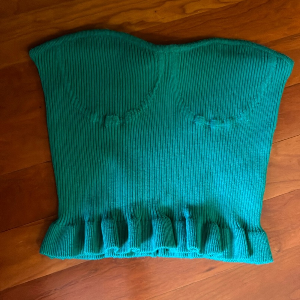 Cute green top